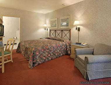 Super 8 By Wyndham Ashland Hotel Exterior photo